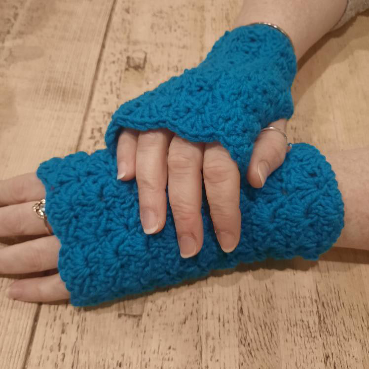 PDF Pattern - Fern Fingerless Gloves