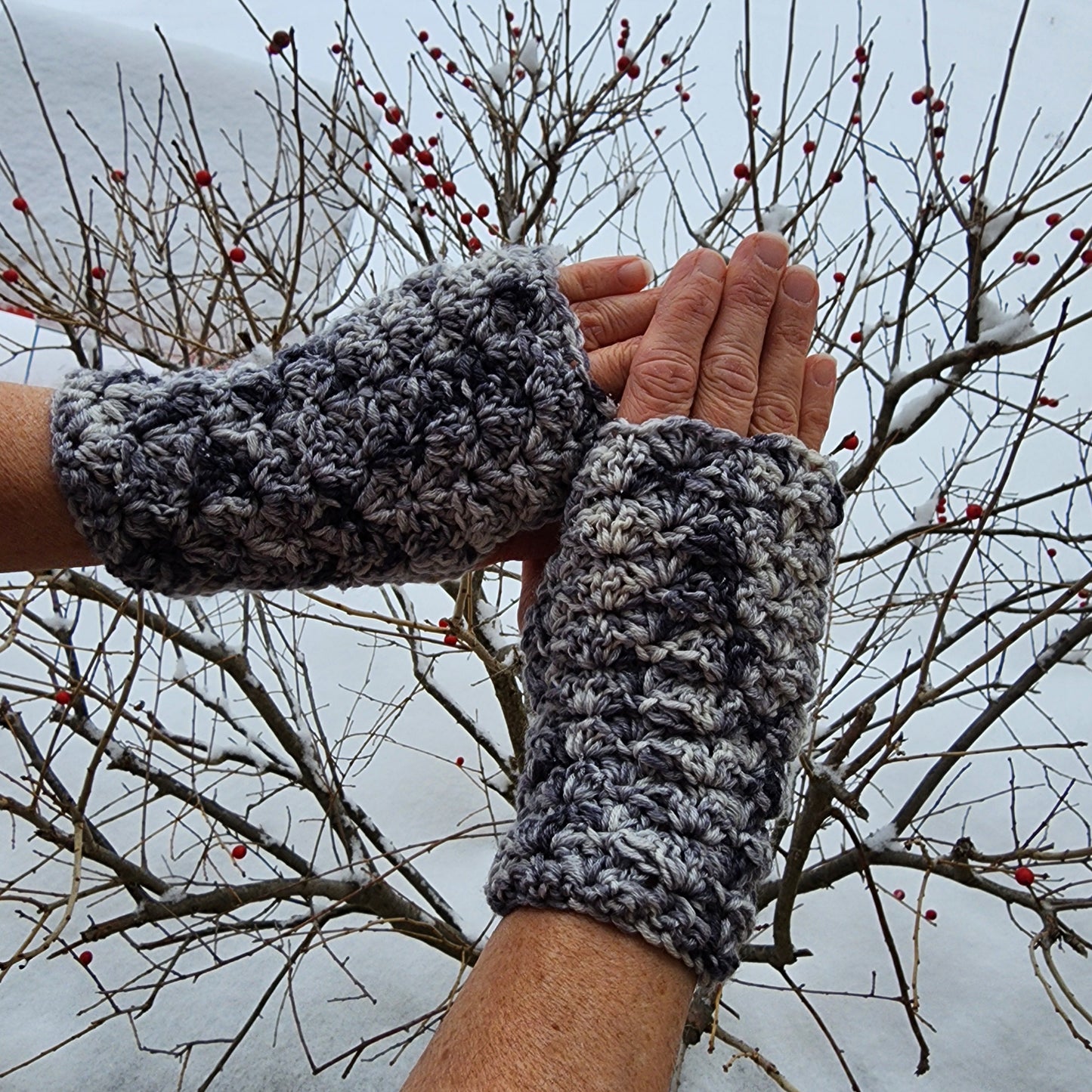 PDF Pattern - Fern Fingerless Gloves