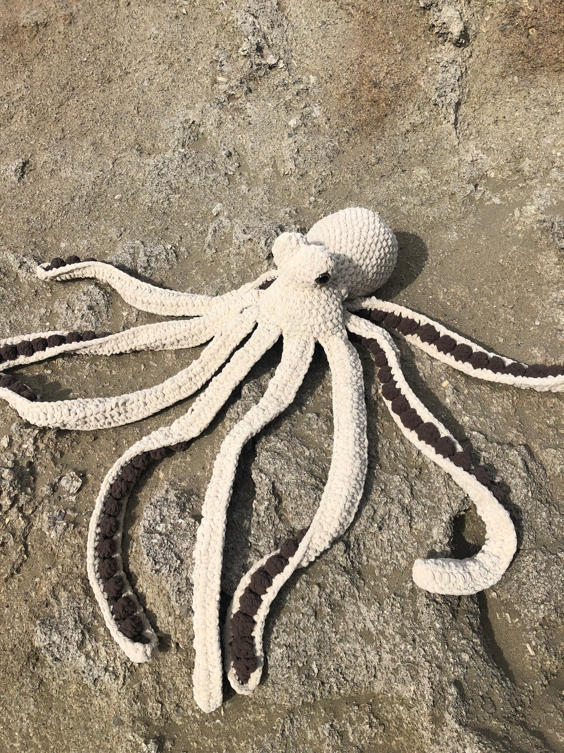 Making a giant crochet octopus